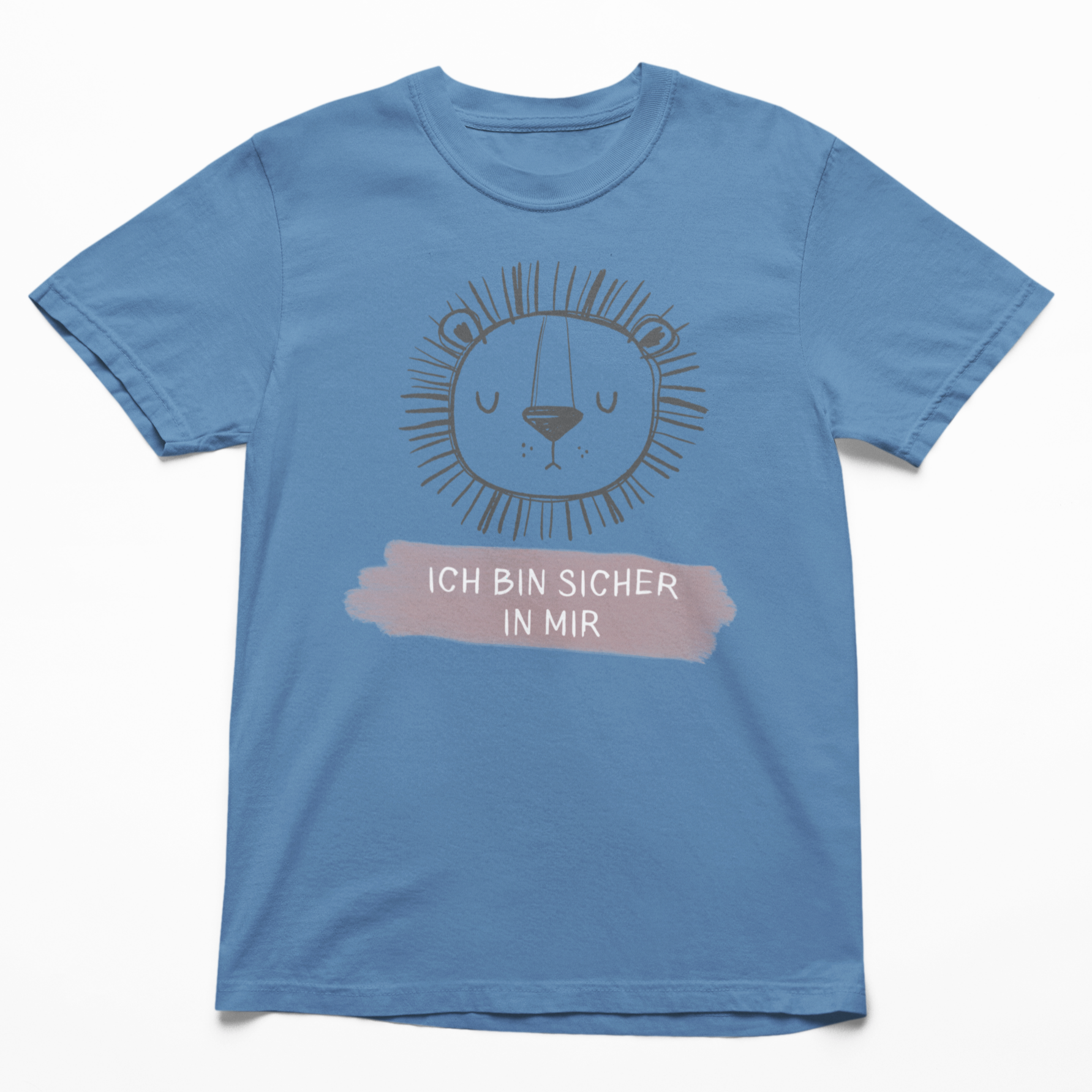 T-Shirt in Dusty Indigo mit Löwenmotiv und Affirmation „Ich bin sicher in mir“ – Frontansicht