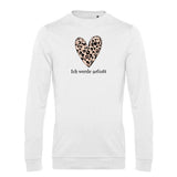 weißer pullover für emotionale gesundheit mit einem großen herz und leoparden print drin mit der schwarzen schrift ich werde geliebt 