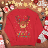Rotes Affirmations-Sweatshirt mit Rentier und dem Schriftzug „Ich bin mehr als Glitzer & Lametta“ – liebevoll gefertigt im Sinachtsam-Shop.