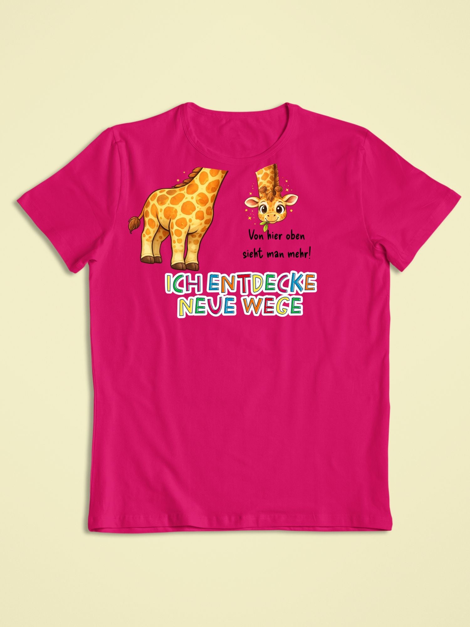 Kinder T-Shirt fuchsia mit Gina der Giraffe und Affirmation „Ich entdecke neue Wege“ – Affirmations Kleidung für Kinder von Sinachtsam