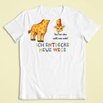Kinder T-Shirt weiß mit Gina der Giraffe und Affirmation „Ich entdecke neue Wege“ – Sinachtsam Kinder Affirmations Shirt