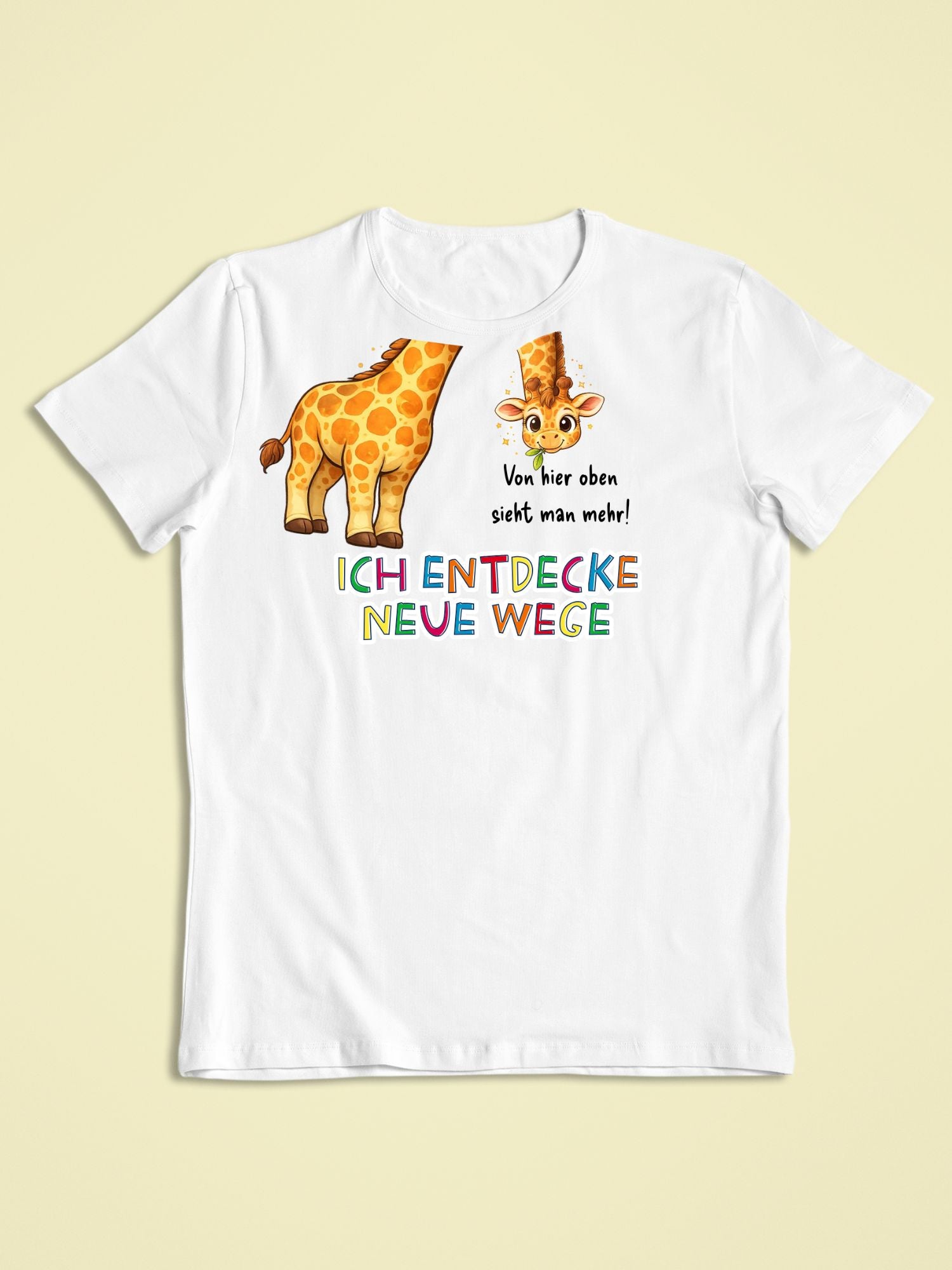 Kinder T-Shirt weiß mit Gina der Giraffe und Affirmation „Ich entdecke neue Wege“ – Sinachtsam Kinder Affirmations Shirt