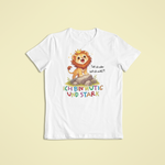 Kinder T-Shirt weiß mit Lio dem Löwen und Affirmation „Ich bin mutig und stark“ – Sinachtsam Kinder Affirmations Kleidung